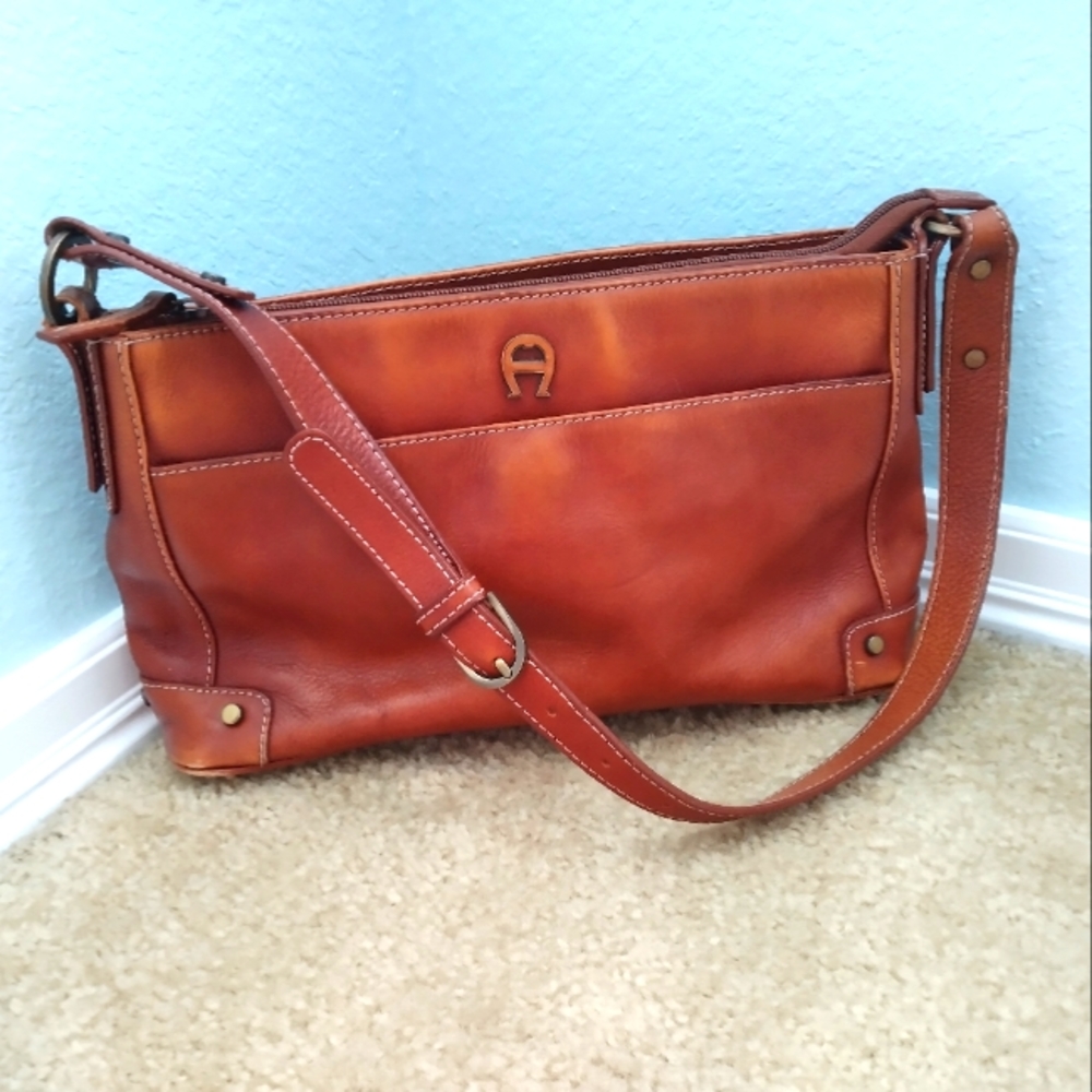 Etienne Aigner *VINTAGE* Genuine Leather Purse, Tan Brown, Brass Hardware